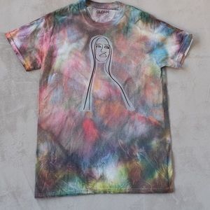 Bespoke tie dyed T with hand drawn design. 
Size S 100% cotton. One of a Kind.